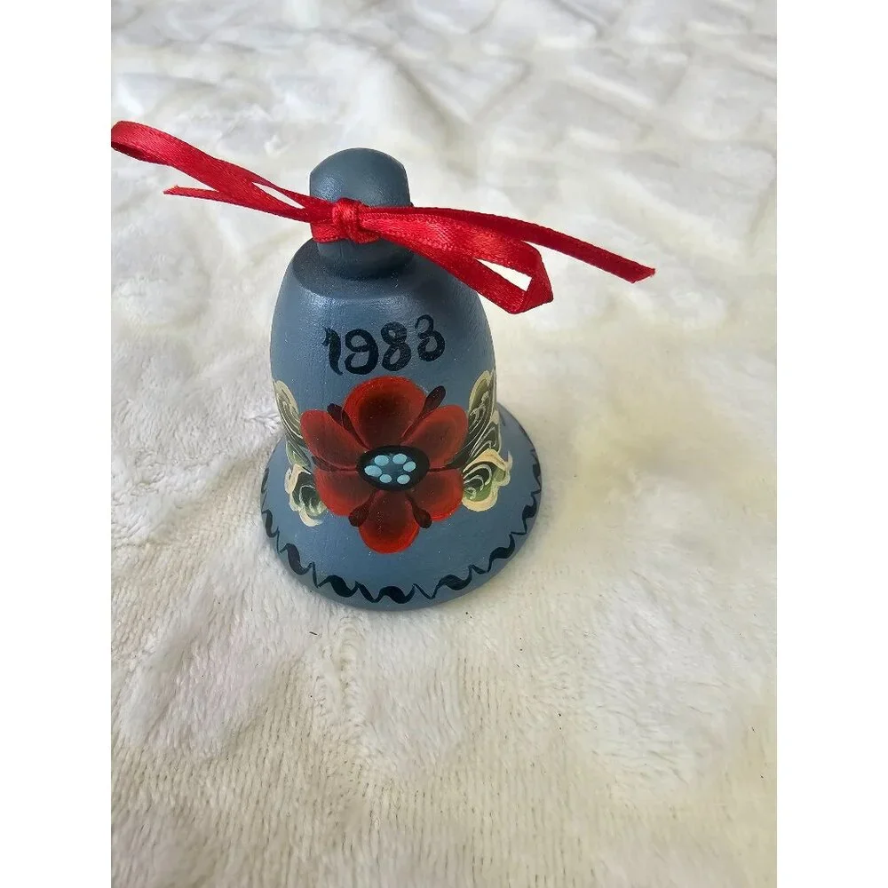 Norweigen Christmas‎ Ornament Blue Bell Artist Signed